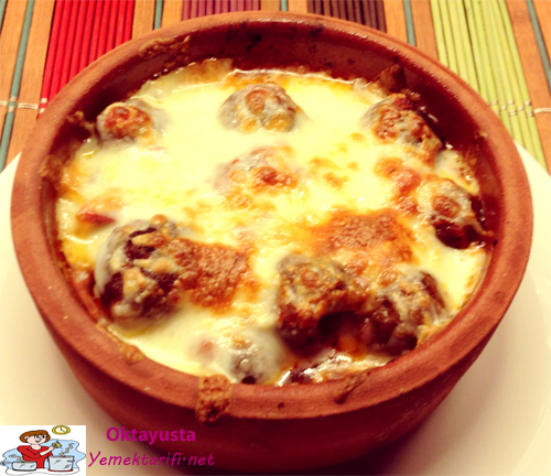 guvecte domates soslu kofte